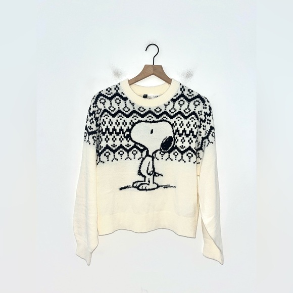 H&M Divided Long Sleeve Peanuts Snoopy Sweatshirt Size Medium - Picture 2 of 7